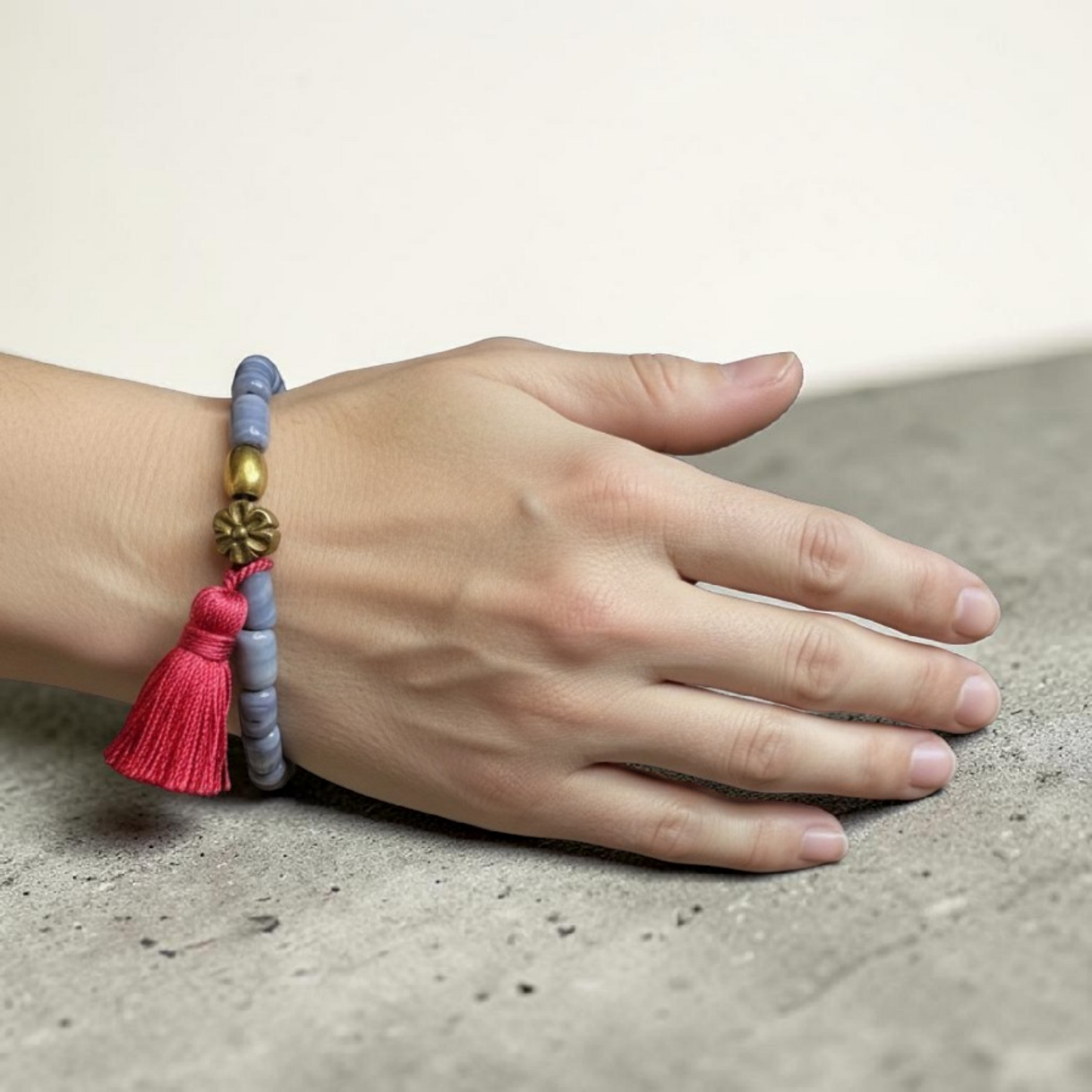 Bracelet Pierres Naturelles & Pompon Soie