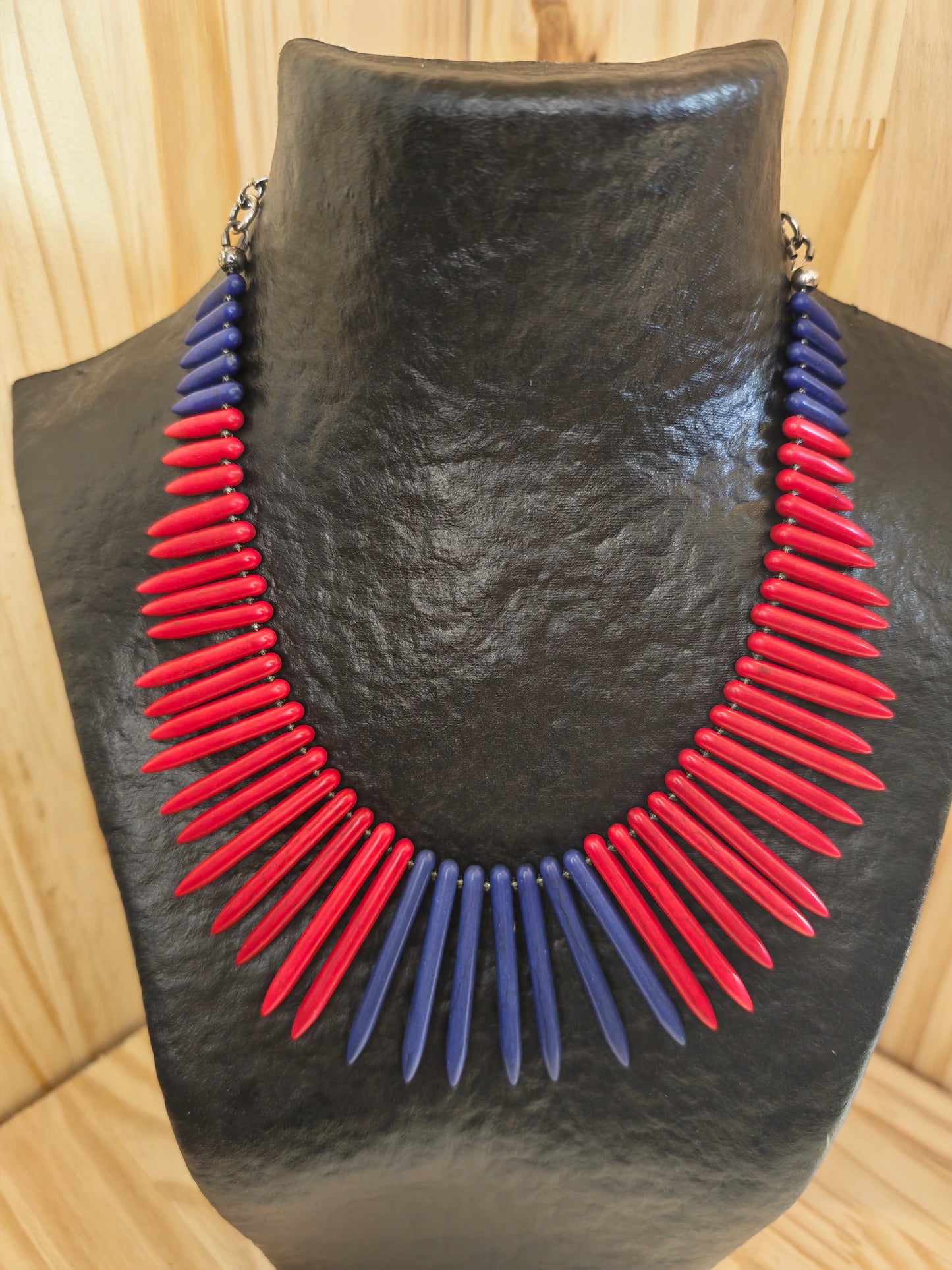 Collier Akana