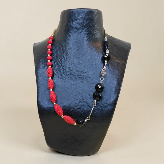 Collier Rosa Noir